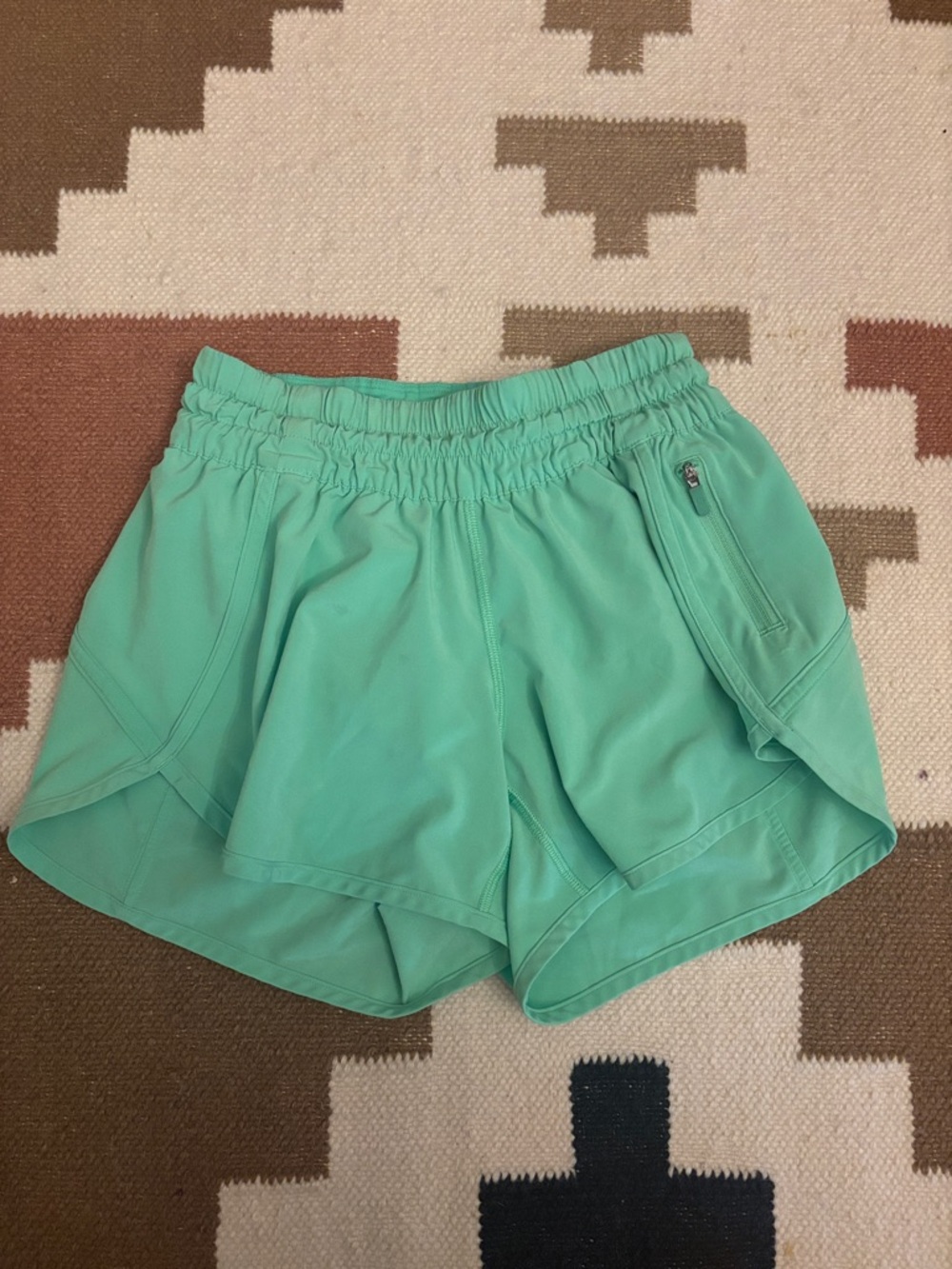 Lululemon Tracker V Lime Green Shorts 4” Sz 4